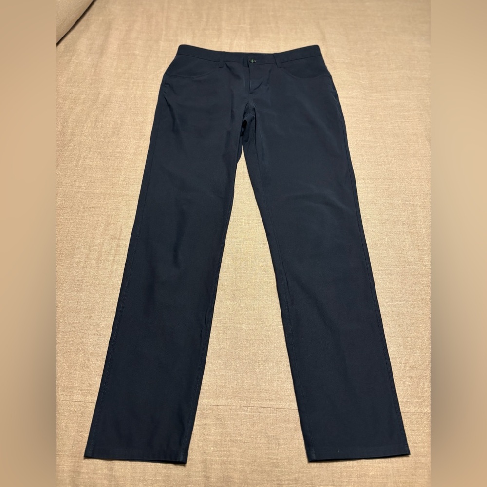 Vuori Men's Dark Blue Chinos